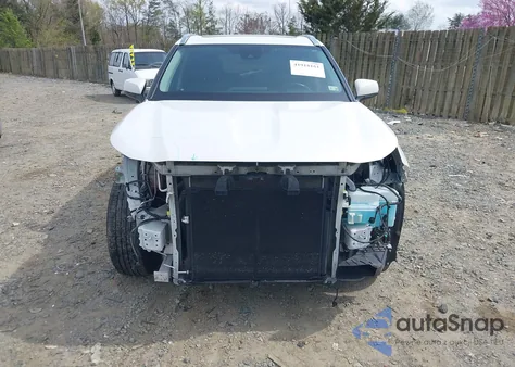 2021 Toyota Highlander Xle z USA, uszkodzony, nr VIN 5TDHZRBH7MS062420